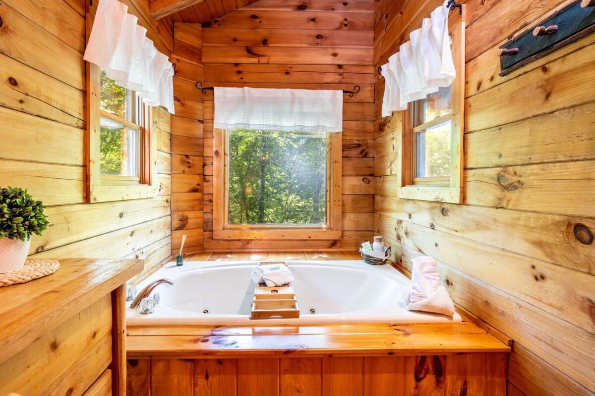 Villa Quaint & Secluded Near Dollywood With Bbq&Hot Tub Pigeon Forge Exterior foto