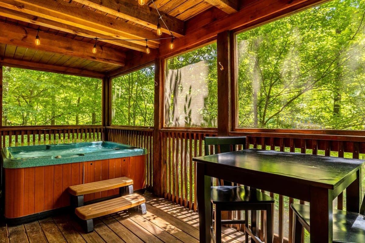 Villa Quaint & Secluded Near Dollywood With Bbq&Hot Tub Pigeon Forge Exterior foto